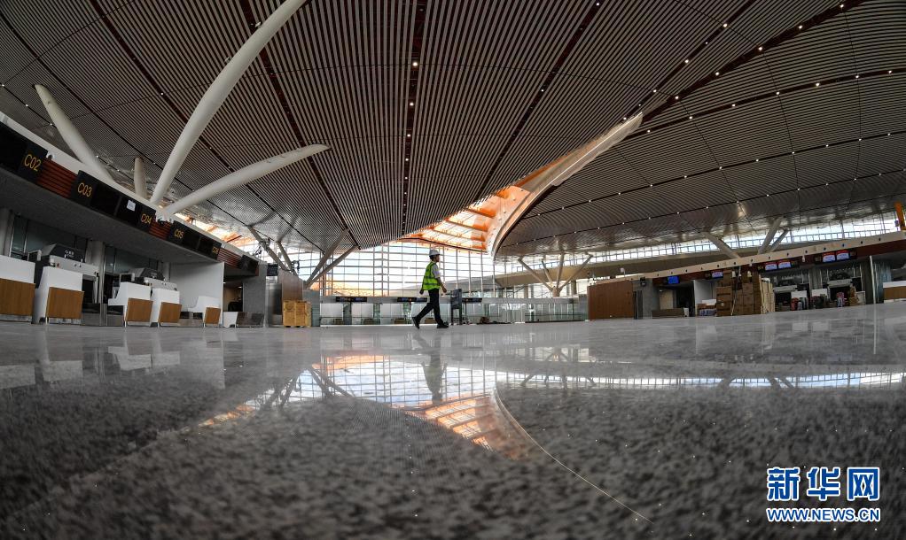 라싸 궁가국제공항 T3 터미널의 내부 [6월 30일 촬영/사진 출처: 신화망]