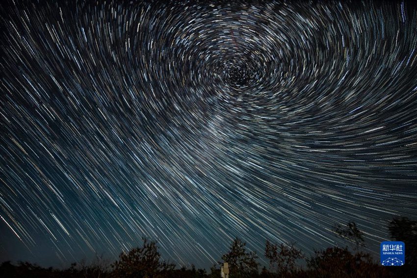 우다롄츠 세계지질공원 원보(温泊)에서 촬영한 밤하늘 [9월 1일 촬영/사진 출처: 신화사]