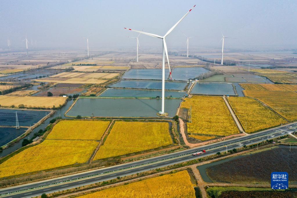 장쑤성 양저우시 루둬진 5만 2800킬로볼트암페어 풍력발전사업 [11월 3일 드론 촬영/사진 출처: 신화망]
