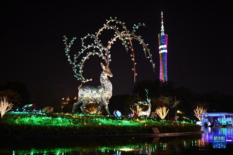 12월 31일, 광저우(廣州) 톈더(天德)광장의 광저우탑 [사진 출처: 신화망]