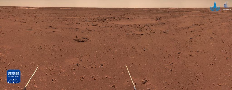 화성 탐사로버 ‘주룽호’가 찍은 화성 사진 [사진 제공: 중국국가항천국]