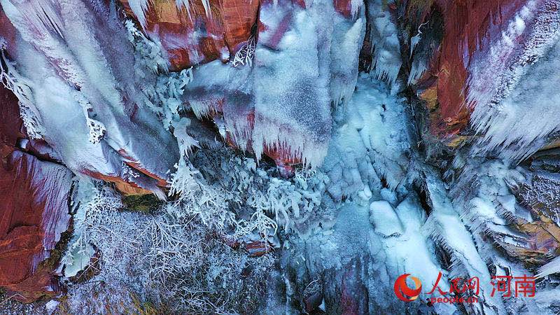 [포토] 허난 푸시산 대협곡, 투명하게 반짝이는 얼음 폭포 