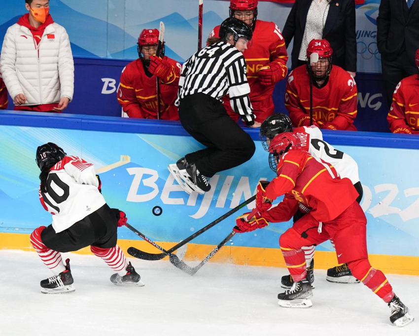 [올림픽] 중국 여자 아이스하키 동계올림픽 예선서 일본팀 제압