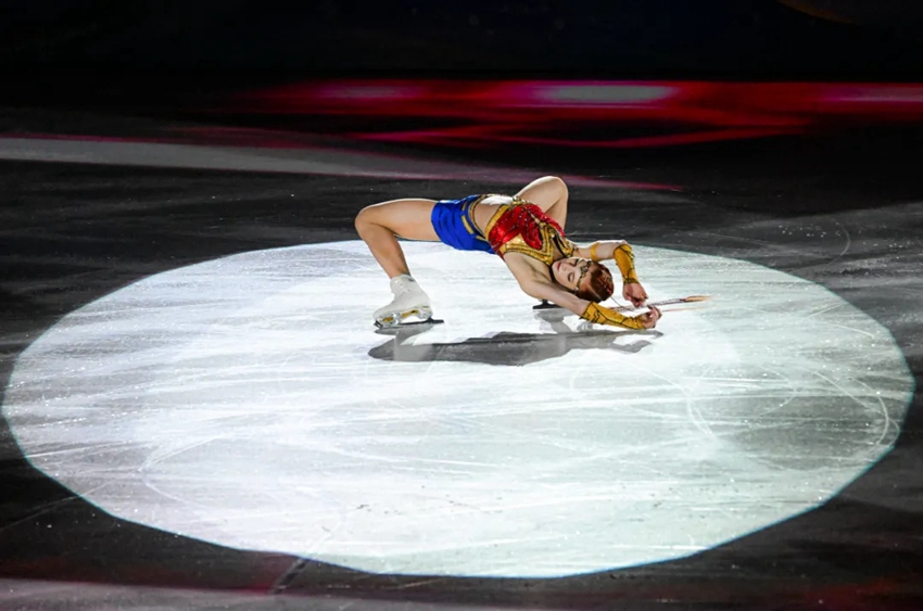 러시아 올림픽위원회의 알렉산드라 트루소바가 연기를 선보이고 있다. [사진 출처: 신화사]
