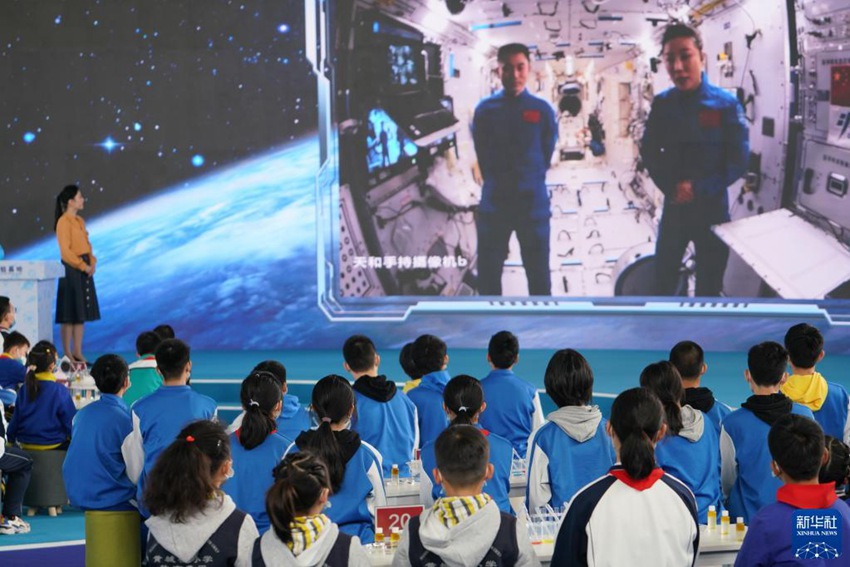 中 우주정거장 두 번째 우주수업 성공리에 마쳐