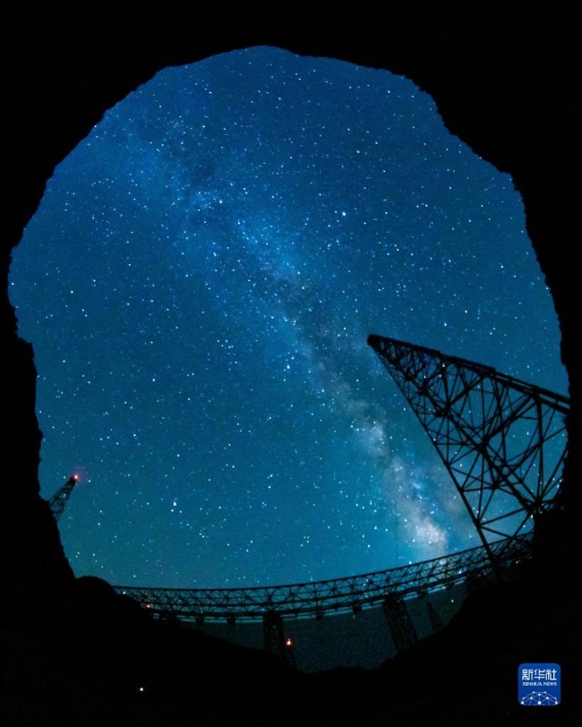 별 밤 하늘 아래 ‘중국 톈옌’ [7월 24일 촬영/사진 출처: 신화사]