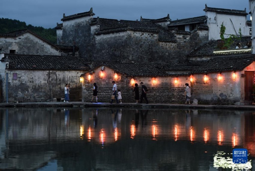 [포토] 안후이성 황산시, 야간 경제로 밝혀진 세계문화유산의 옛 촌락
