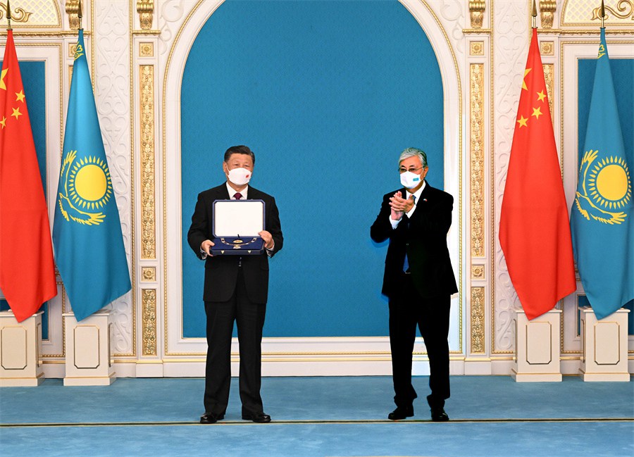 시진핑 주석, 토카예프 카자흐스탄 대통령이 수여한 ‘금독수리’ 훈장 받아