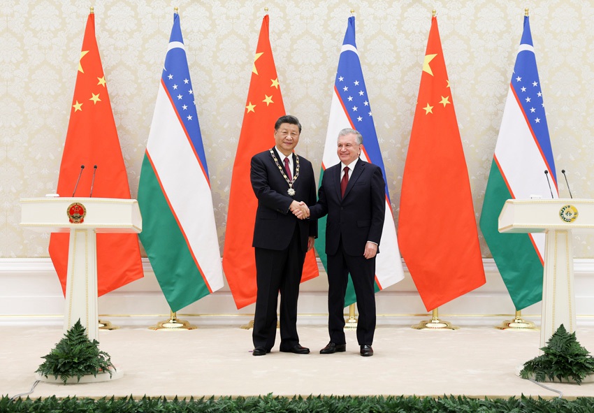시진핑 주석, 미르지요예프 우즈베키스탄 대통령이 수여한 ‘최고 우의’ 훈장 받아
