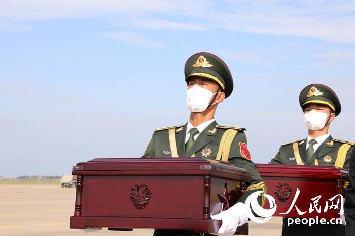 제9차 재한 중국인민지원군 열사 유해 인도식 현장 [사진 출처: 인민망]