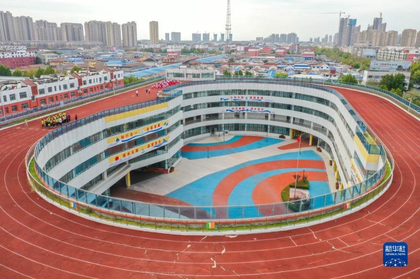 산둥 치허, 공중 운동장으로 새롭게 거듭한 학교