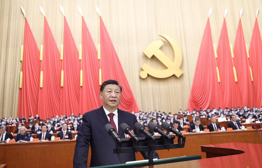 10월 16일, 중국공산당 제20차 전국대표대회가 베이징 인민대회당에서 막을 올렸다. 시진핑이 제19기 중앙위원회를 대표해 대회에 보고했다. [사진 출처: 신화사]