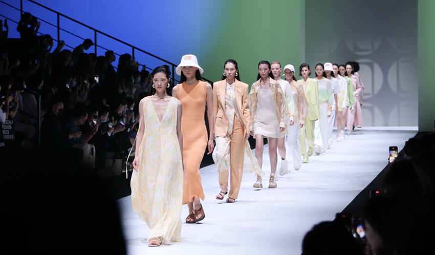 [포토] 2023 S/S 선전 패션위크 개막, 패션의 도시다운 매력 발산