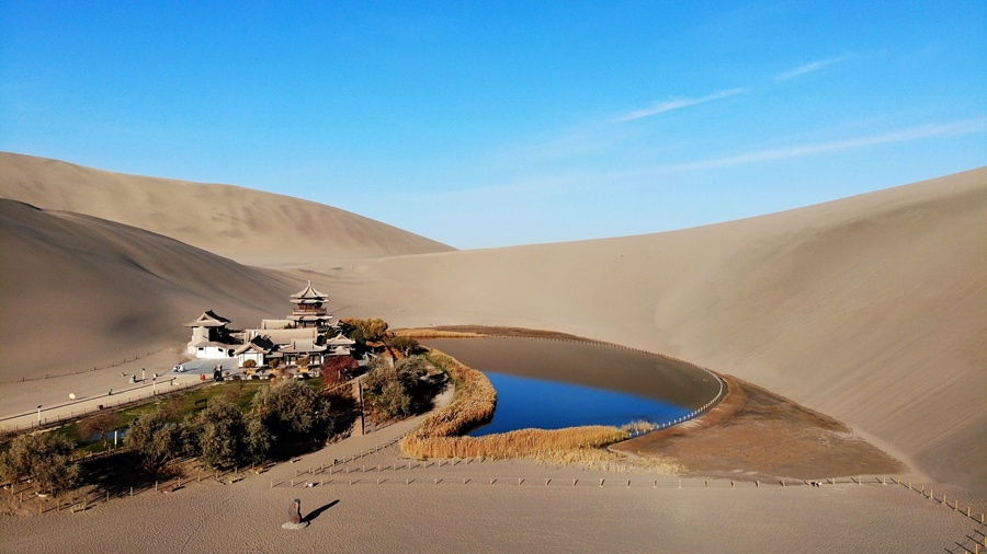 간쑤 둔황, 밍사산 웨야취안의 장엄한 풍경 [사진 촬영: 장샤오량]