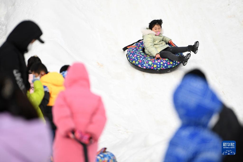 [포토] 간쑤 빙설축제 개막, 겨울 신나게 즐기기