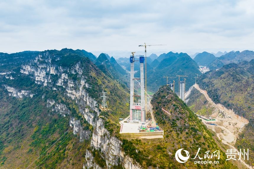 中 구이저우, ‘세계에서 가장 높은 다리’ 건설 공사 한창