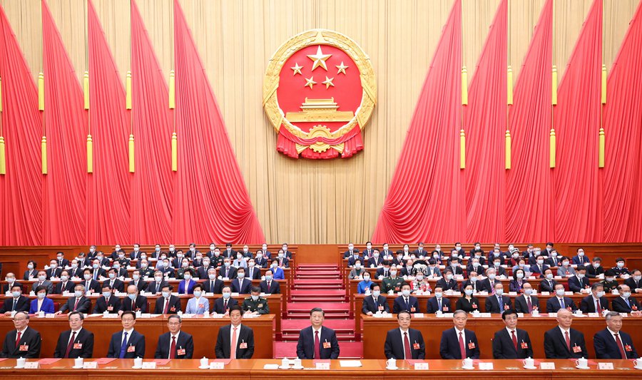 시진핑 등 당과 국가 지도부가 주석단석에 앉아 있다. [사진 출처: 신화사]
