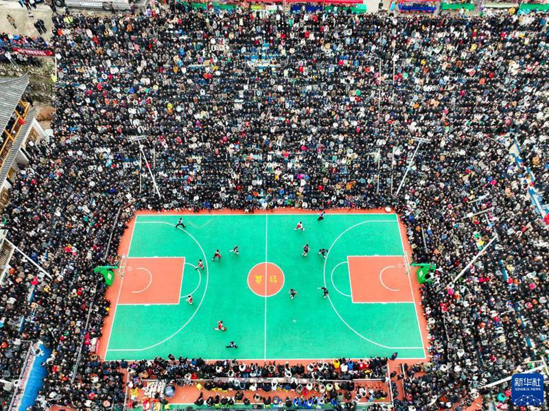 만원 관중! 식지 않는 구이저우 ‘촌BA’ 농구 경기 열기