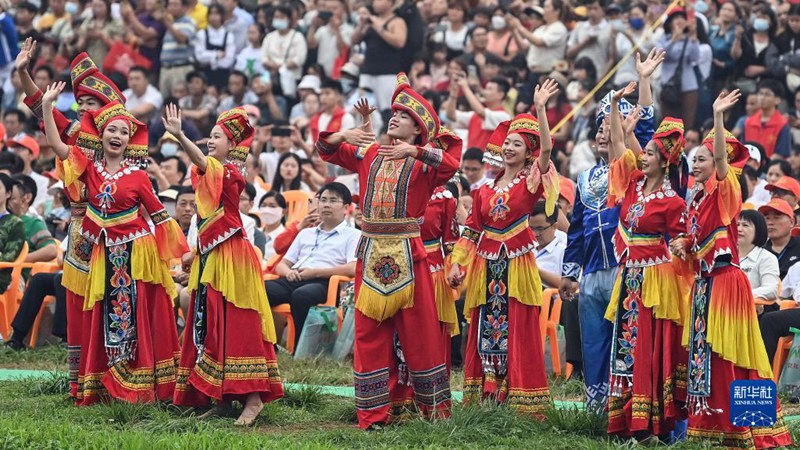 [포토] 광시,  전통 명절 ‘싼웨싼’ 축제 실경 공연
