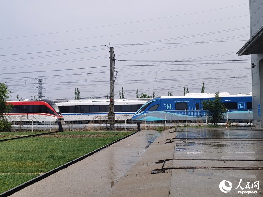 중처창춘궤도객차주식유한공사 고속열차 [6월 12일 촬영/사진 출처: 인민망]