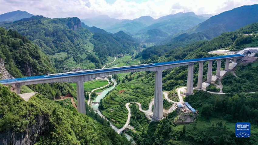 구이난 고속철도 구이저우 구간 시범운행 돌입