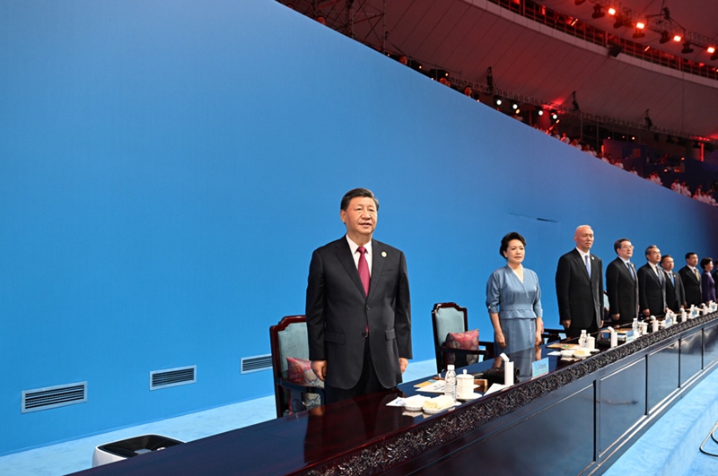 시진핑, 차이치(蔡奇), 딩쉐샹(丁薛祥) 등 당과 국가 지도자들이 개막식에 참석했다. 