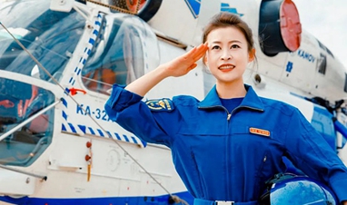 중국 첫 여성 소방헬기 조종사의 화려한 이력에 네티즌들 찬사 쏟아져