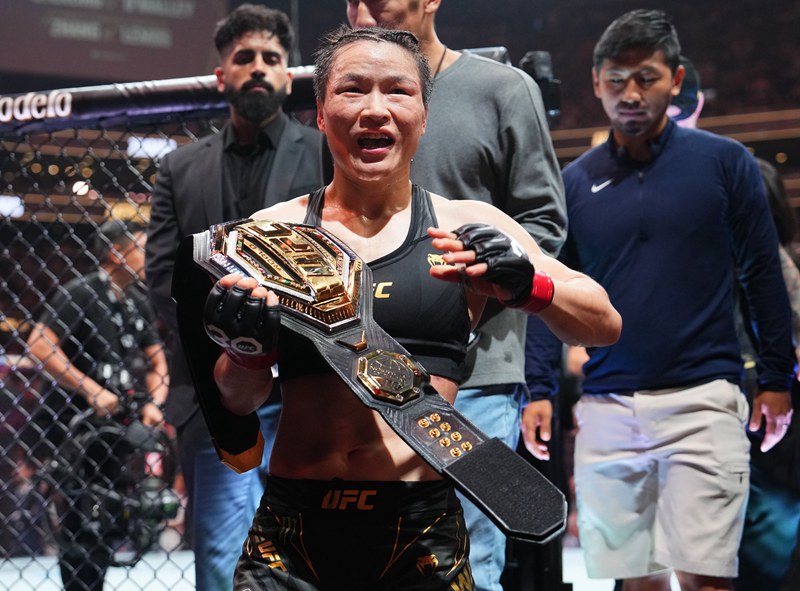 장웨이리, UFC 여성 스토로급 타이틀 방어 성공