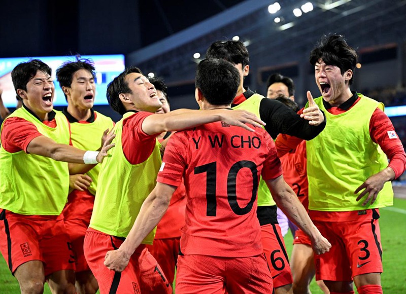 [항저우 AG] 韓 남자축구, 일본 꺾고 역전승…아시안게임 3연패 달성