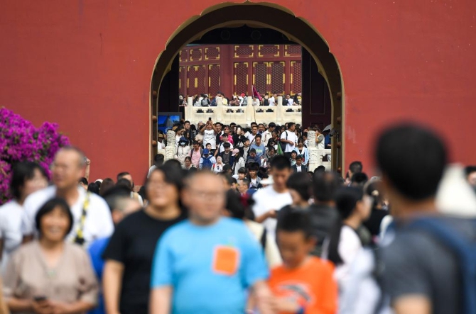 여행객들이 베이징 톈탄공원을 찾았다. [10월 2일 촬영/사진 출처: 신화사]