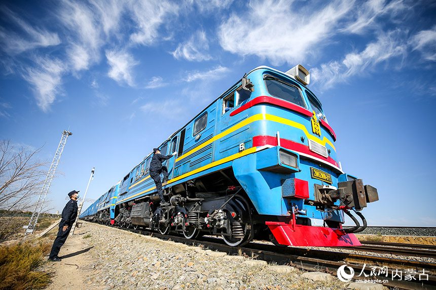올해 中 얼롄하오터 통상구 경유 중국-유럽 화물열차 2500편 돌파
