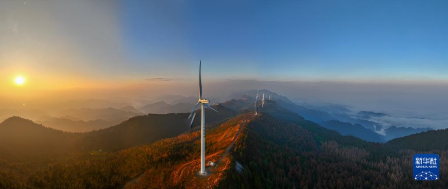 첸예목초지의 풍력 발전기 [1월 10일 드론 촬영/사진 출처: 신화사]