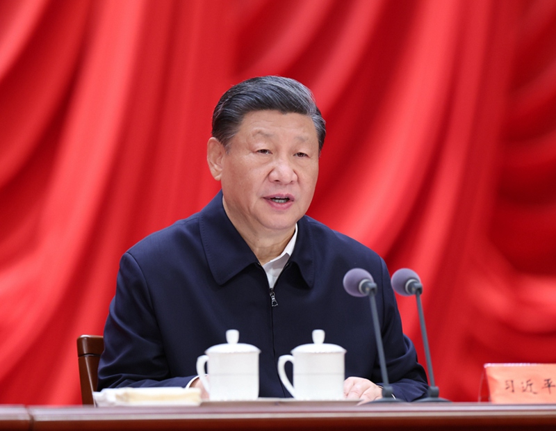 시진핑 중공중앙 총서기, 국가주석, 중앙군사위원회 주석이 발족식에서 중요한 연설을 하고 있다.