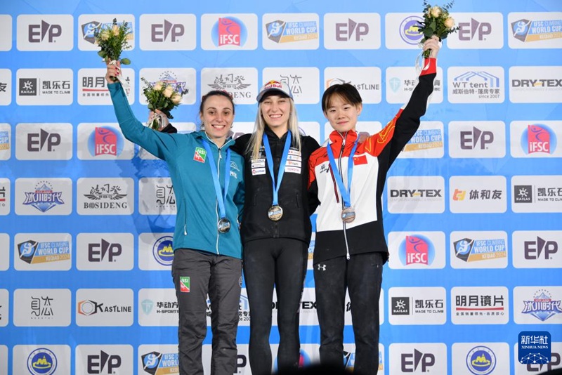 슬로베니아 선수(중간)가 금메달, 이탈리아 선수(좌)가 은메달, 중국의 뤄즈루 선수가 동메달을 따면서 시상대에 올랐다. [4월 9일 촬영/사진 제공: 가오제(高潔)]