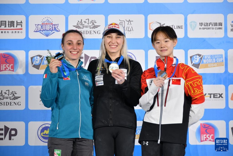 슬로베니아 선수(중간)가 금메달, 이탈리아 선수(좌)가 은메달, 중국의 뤄즈루 선수가 동메달을 따면서 시상대에 올랐다. [4월 9일 촬영/사진 제공: 가오제(高潔)]
