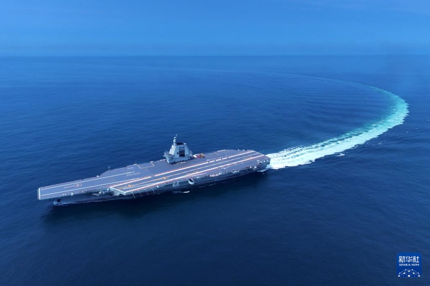 중국 해군 푸젠함, 첫 시험항해 순조롭게 완료