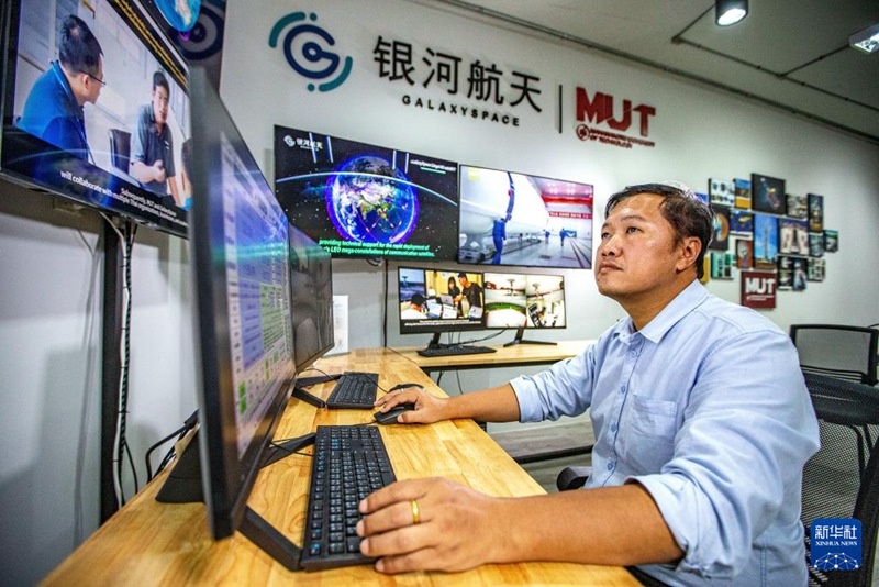中 저궤도 광대역 위성 인터넷, 태국에 구축