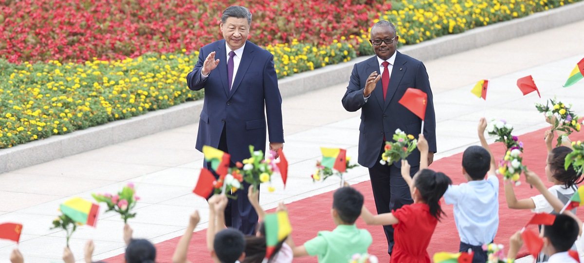 시진핑 주석, 우마로 시소코 엠발로 기니비사우 대통령과 회담