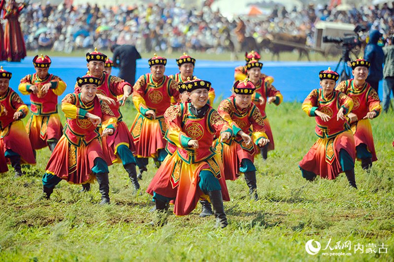 멍구족 최대 전통행사 ‘나다무’ 축제 개막