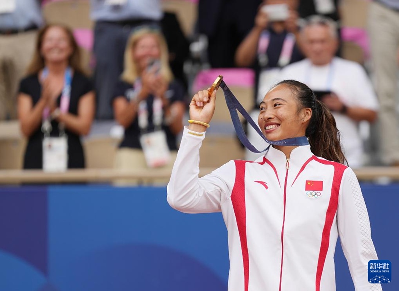 [파리올림픽] 中 정친원, 아시아 선수 최초로 올림픽 테니스 여자단식 금메달