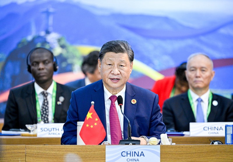 시진핑 주석이 G20 정상회의 제2세션 ‘글로벌 거버넌스 기구 개혁’을 의제로 한 토론에서 ‘함께 손잡고 공정하고 합리적인 글로벌 거버넌스 시스템 구축’을 주제로 연설하고 있다. 