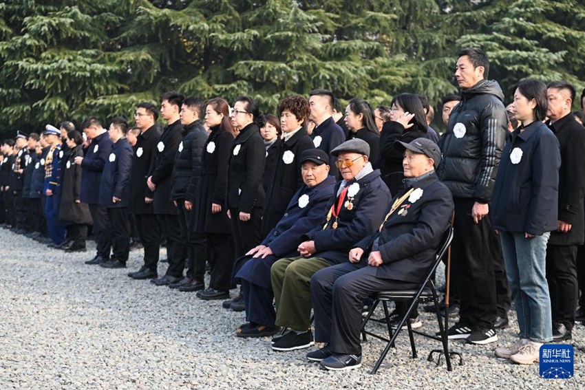 사진은 12월 13일 촬영된 난징대학살 희생자 국가 추모식 현장 모습이다. [사진 출처: 신화사]