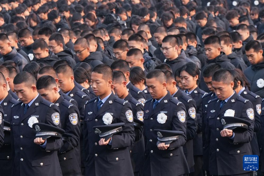 사진은 12월 13일 촬영된 난징대학살 희생자 국가 추모식 현장 모습이다. [사진 출처: 신화사]