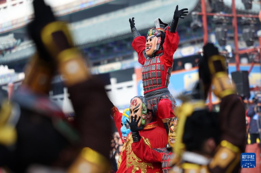 1월 30일 란저우 설 문화축제 현장에서 시구 군나무 공연 모습