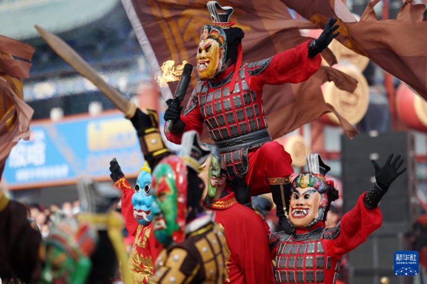 1월 30일 란저우 설 문화축제 현장에서 시구 군나무 공연 모습