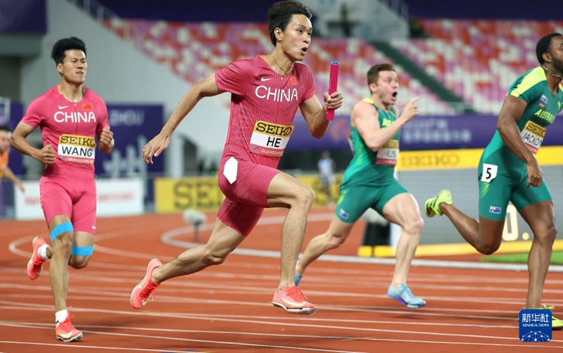 허진셴(왼쪽 두 번째) 중국 선수의 남자 4×100m 경기 모습 [5월 11일 촬영/사진 출처: 신화사]