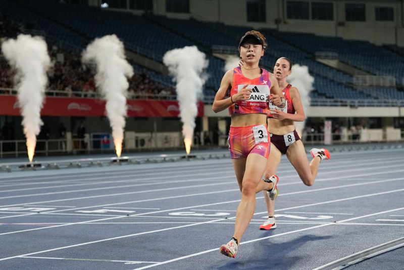 량톈톈(앞) 중국 선수가 여자 3000m 경기 중인 모습 [9월 7일 촬영/사진 출처: 신화사]