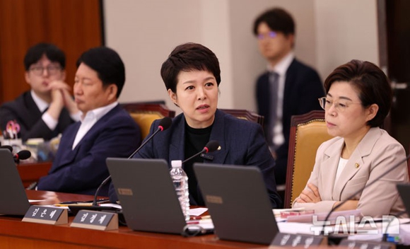 지난 14일 국회 국정감사에서 질의하고 있는 김은혜 국민의힘 원내정책수석부대표 [사진= 뉴시스] 