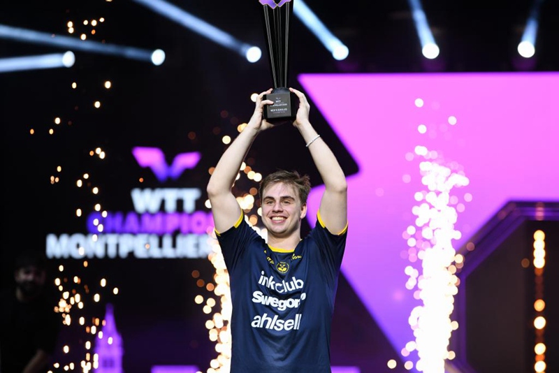 트룰스 모레가르드 스웨덴 선수가 시상대에 올라 있다. [11월 2일 촬영/사진 출처: 신화사]