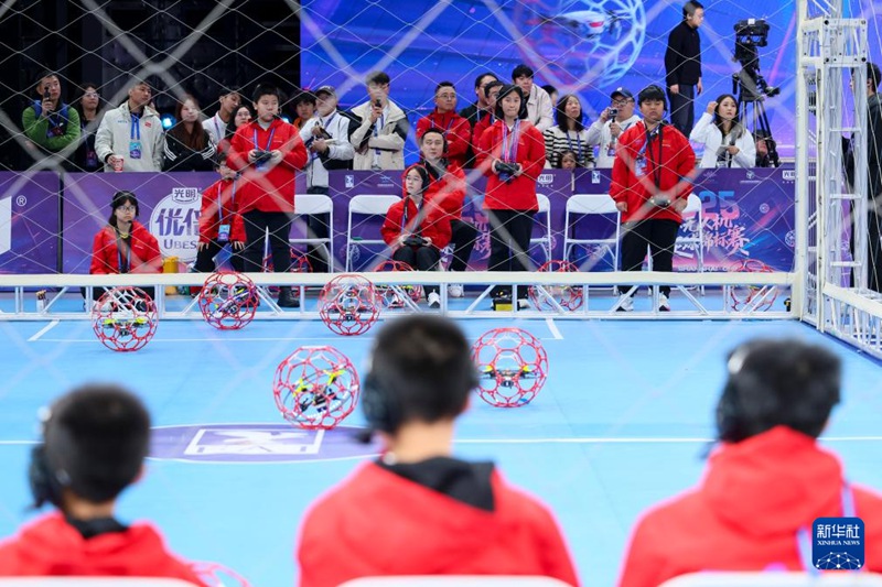 중국 A2팀이 F9A-A 그룹 결승전에서 경기 중인 모습 [11월 18일 촬영/사진 출처: 신화사]